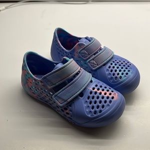 Sketchers go play girls shoes